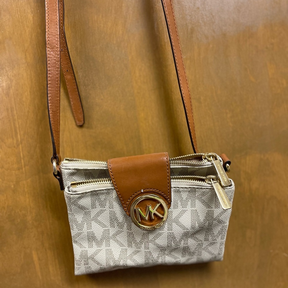 Michael Kors cross body